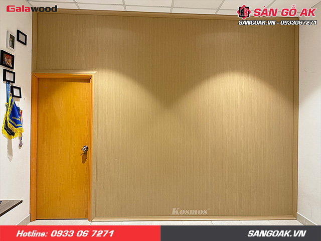 Tấm vách ngăn nhựa vàng sồi đậm Galawood VN-913